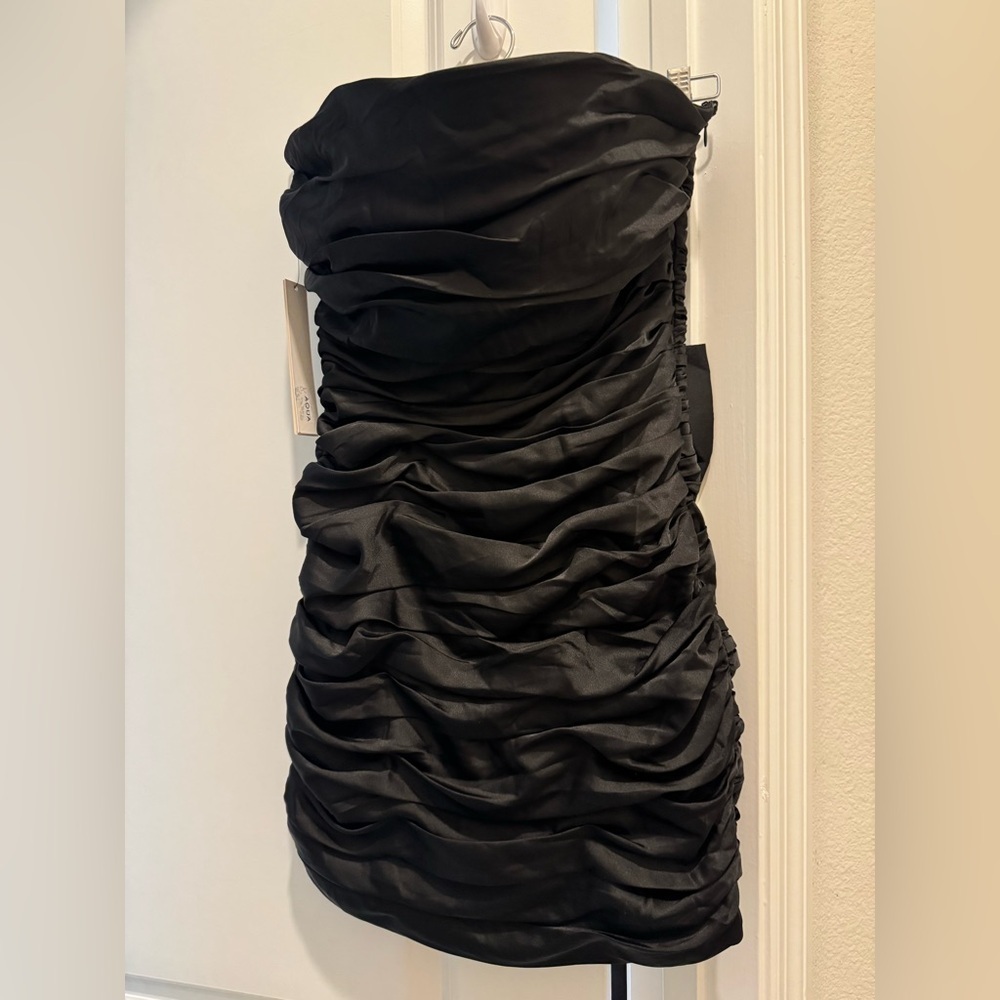 Aqua Women’s Strapless Black Dress with Bow NWT - Picture 2 of 4